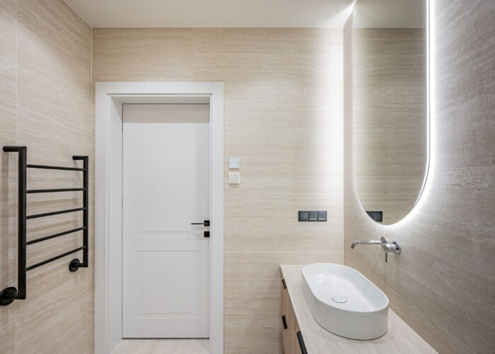 Travertino plytelės vonioje_Butas Skansenas2_Būsto artelė darbai